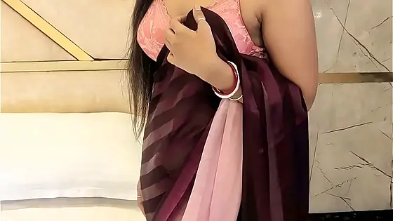 Servant banged the mistress hard and cum inside her while her husband was not at home