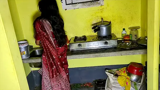 Hot Indian Desi Bhabhi in a Sensual Mood