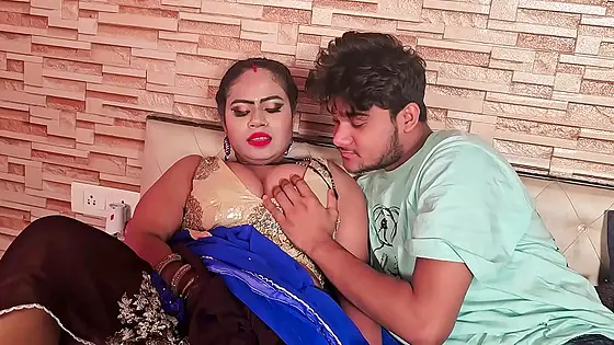 Tight Pussy Desi Bhabhi in Saree Fucked Hard by Devar in Hindi Audio
