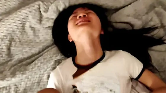 Japanese teen girlfriend loves sucking cock first thing in the morning