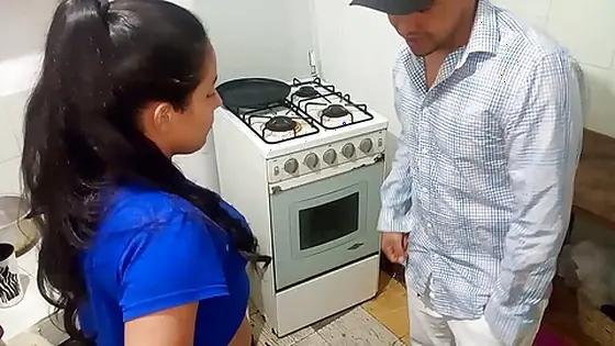 Mi suegro otra ves quiere que le chupe su polla, termina follandome duro en cuatro y me hace tragar su leche! no quiero que le digas a mi novio
