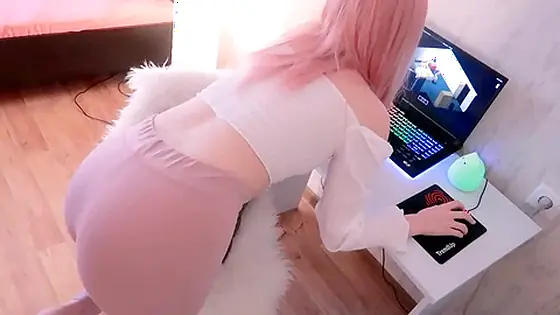 Stepsister pays back with her ass
