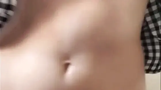 Sobrina de visita de Navidad, la llevé la habitacion me la di de perrito y le deje todo mi semen adentro